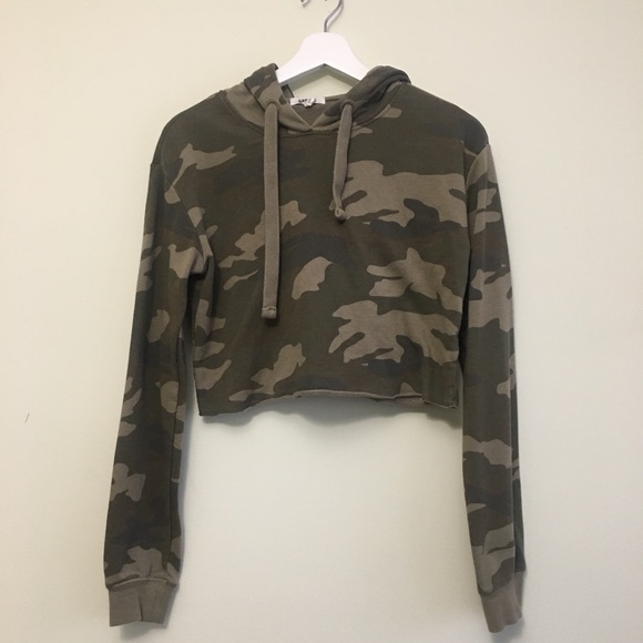 Camo Hoddie Crop Top - Picture 1 of 3